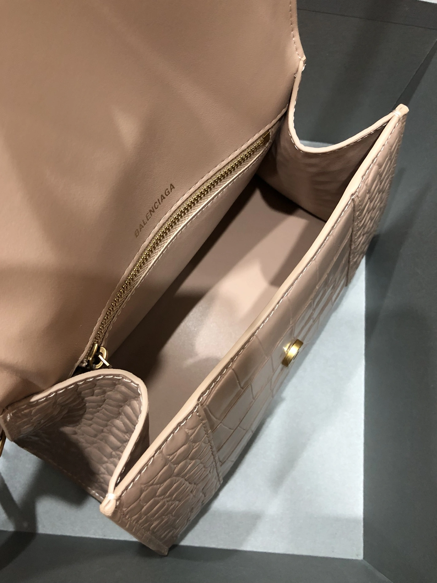 Balenciaga AAA Quality Handbags For Women TopPick 3695