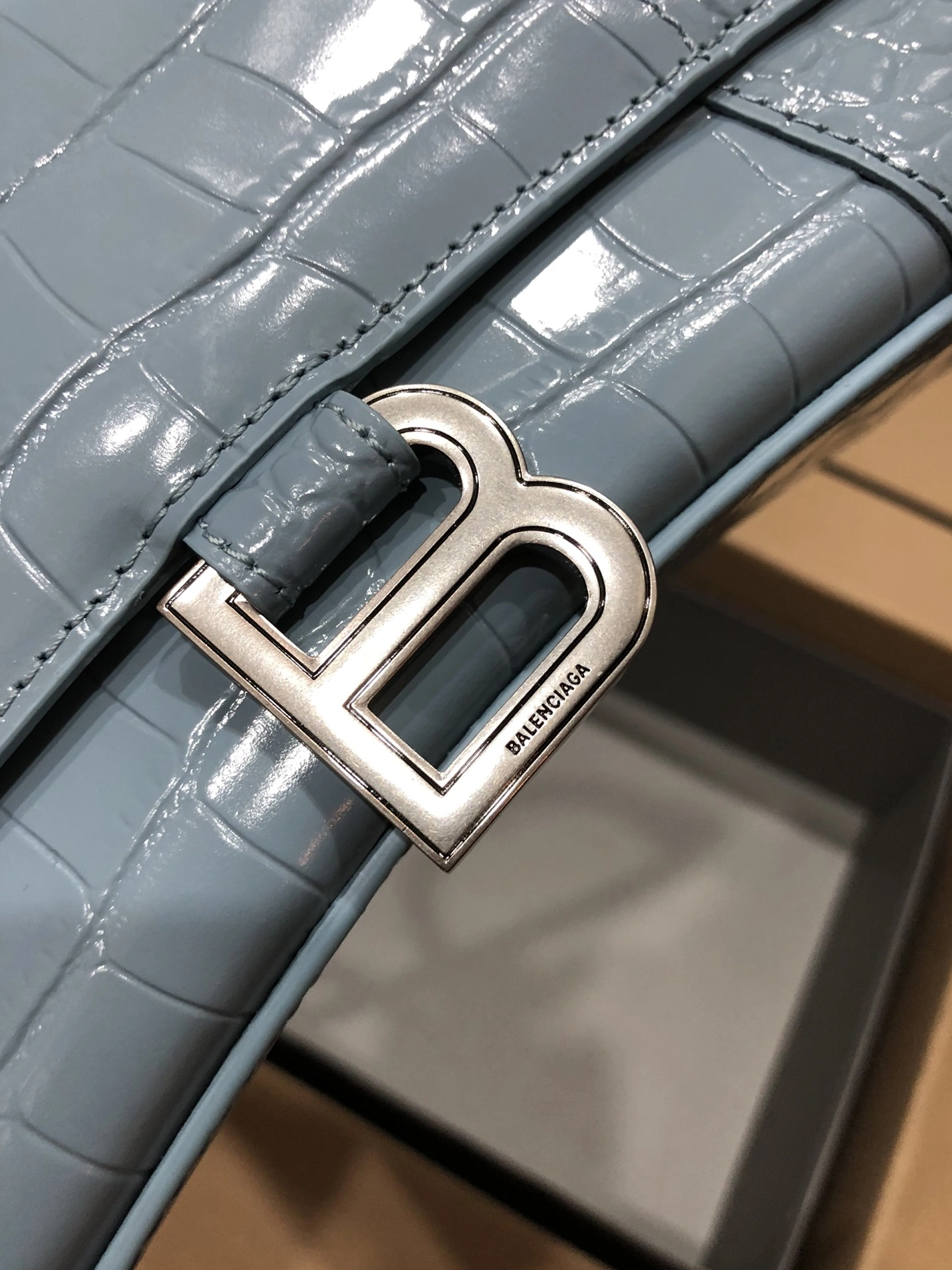 Balenciaga AAA Quality Handbags For Women Trendsetting 4110