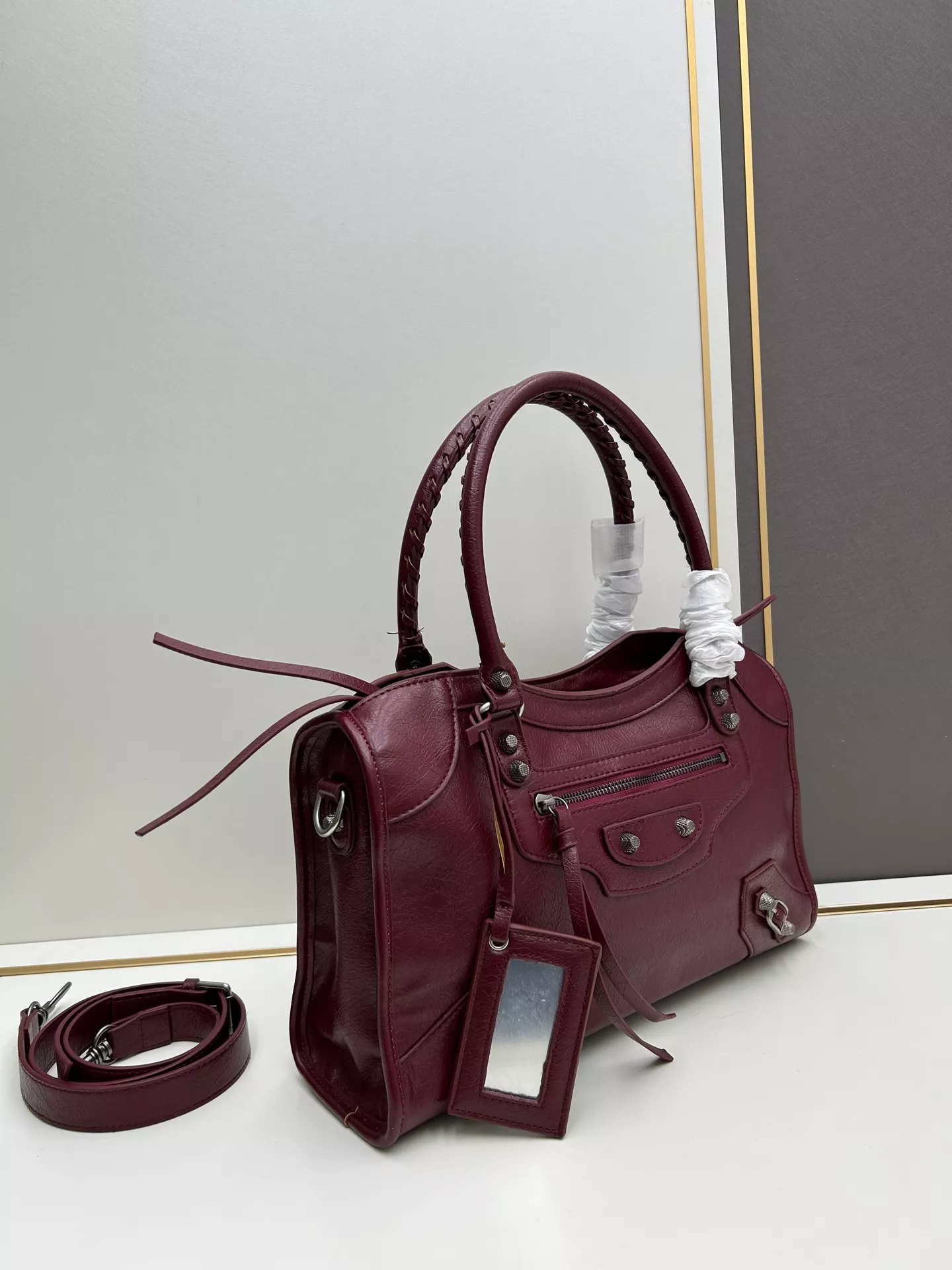 Balenciaga AAA Quality Handbags For Women Vibrant 897