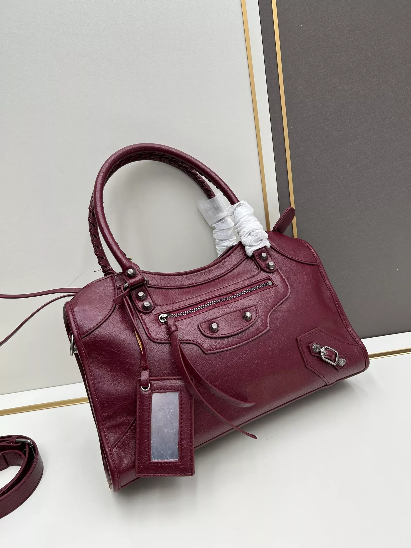 Balenciaga AAA Quality Handbags For Women Vibrant 897