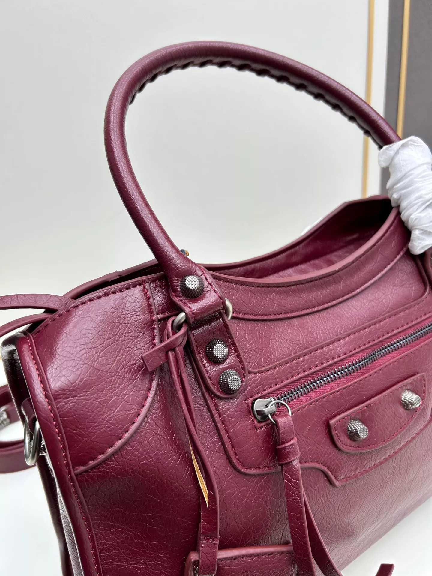 Balenciaga AAA Quality Handbags For Women Vibrant 897