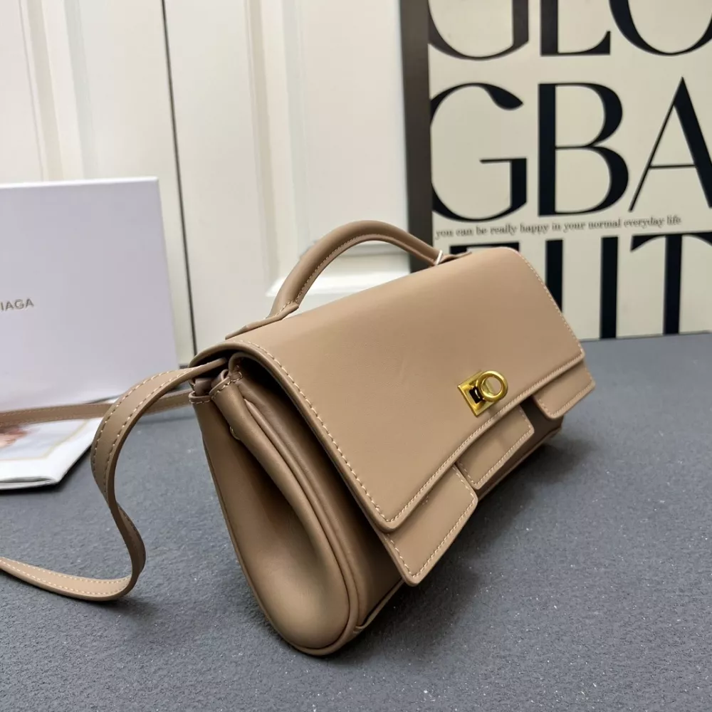 Balenciaga AAA Quality Messenger Bags For Women BestValue 5906