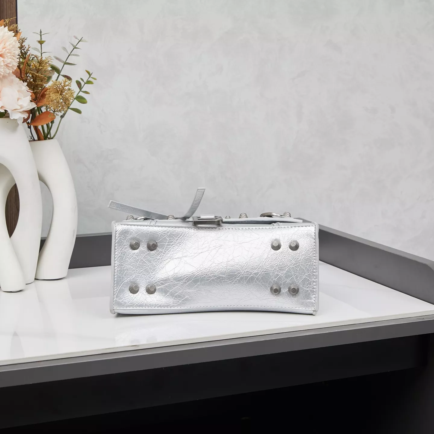 Balenciaga AAA Quality Messenger Bags For Women BestValue 9686