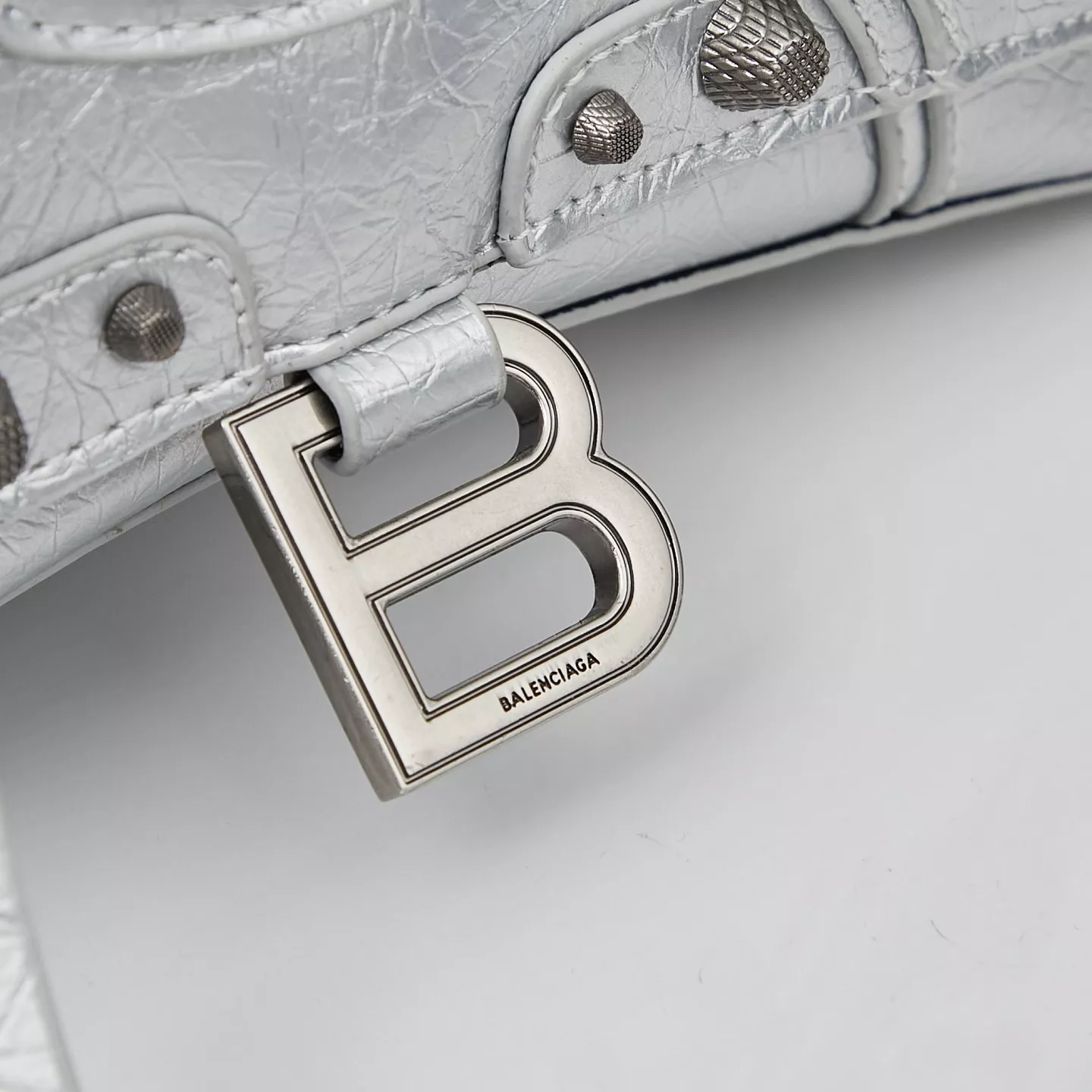 Balenciaga AAA Quality Messenger Bags For Women BestValue 9686