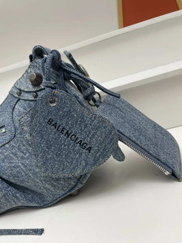 Balenciaga AAA Quality Messenger Bags For Women Bright 7966