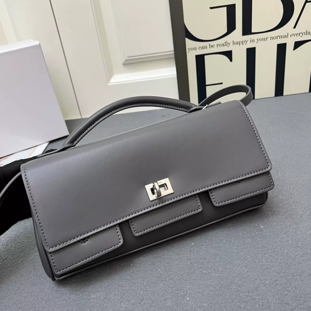 Balenciaga AAA Quality Messenger Bags For Women Classic 2919