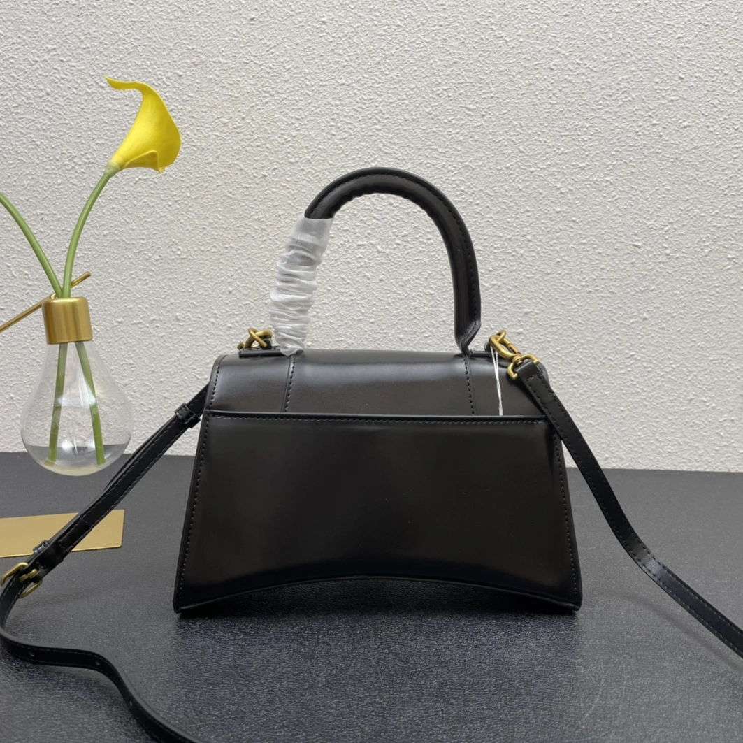 Balenciaga AAA Quality Messenger Bags For Women Cozy 6042