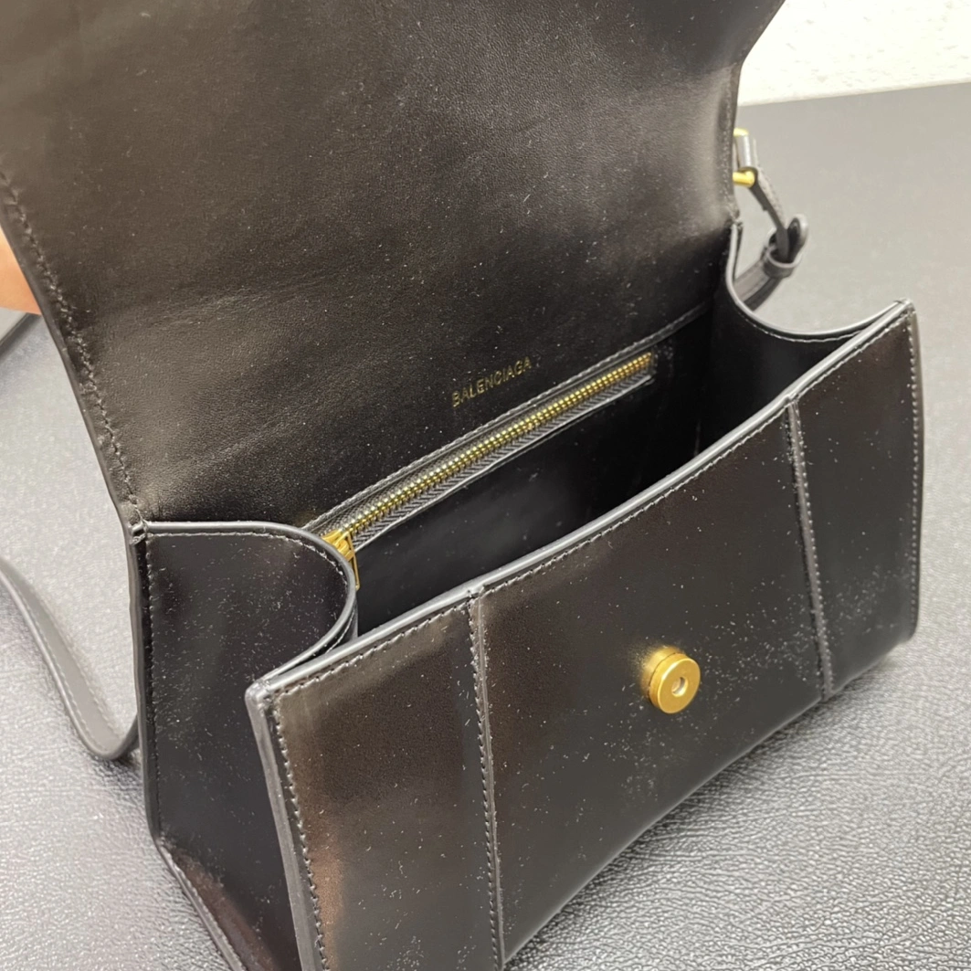 Balenciaga AAA Quality Messenger Bags For Women Cozy 6042