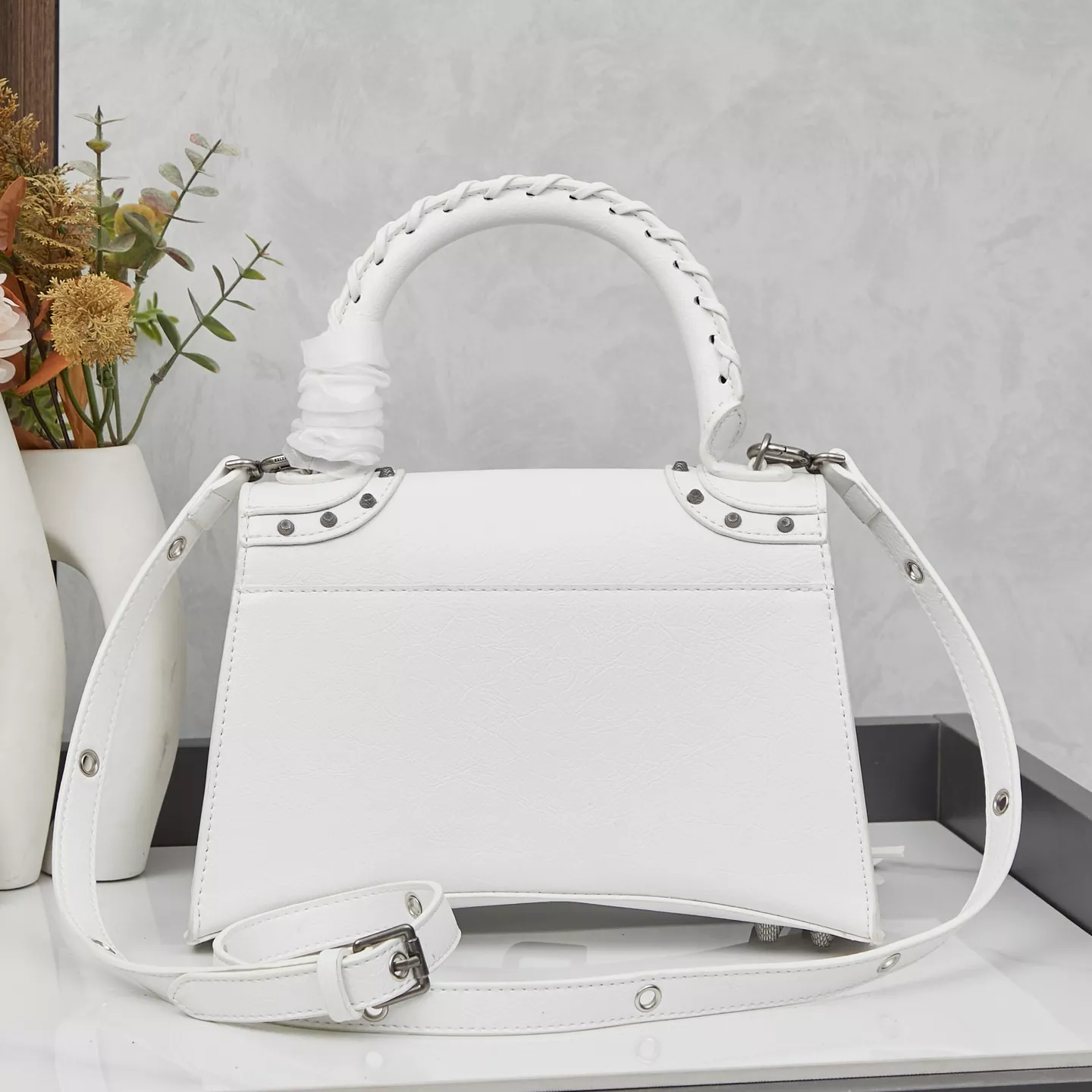 Balenciaga AAA Quality Messenger Bags For Women Durable 7741