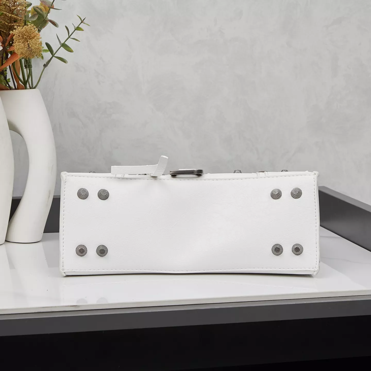 Balenciaga AAA Quality Messenger Bags For Women Durable 7741