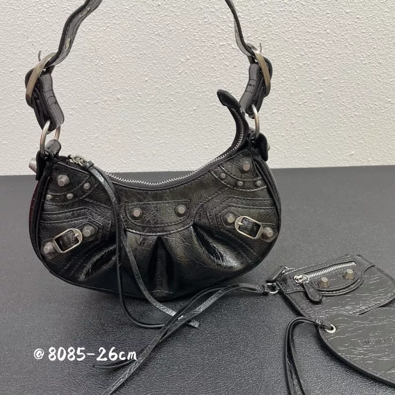 Balenciaga AAA Quality Messenger Bags For Women Elegant 1156
