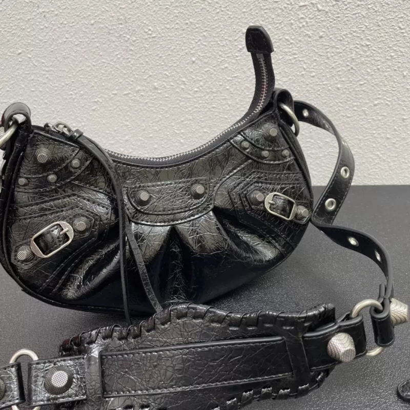 Balenciaga AAA Quality Messenger Bags For Women Elegant 1156