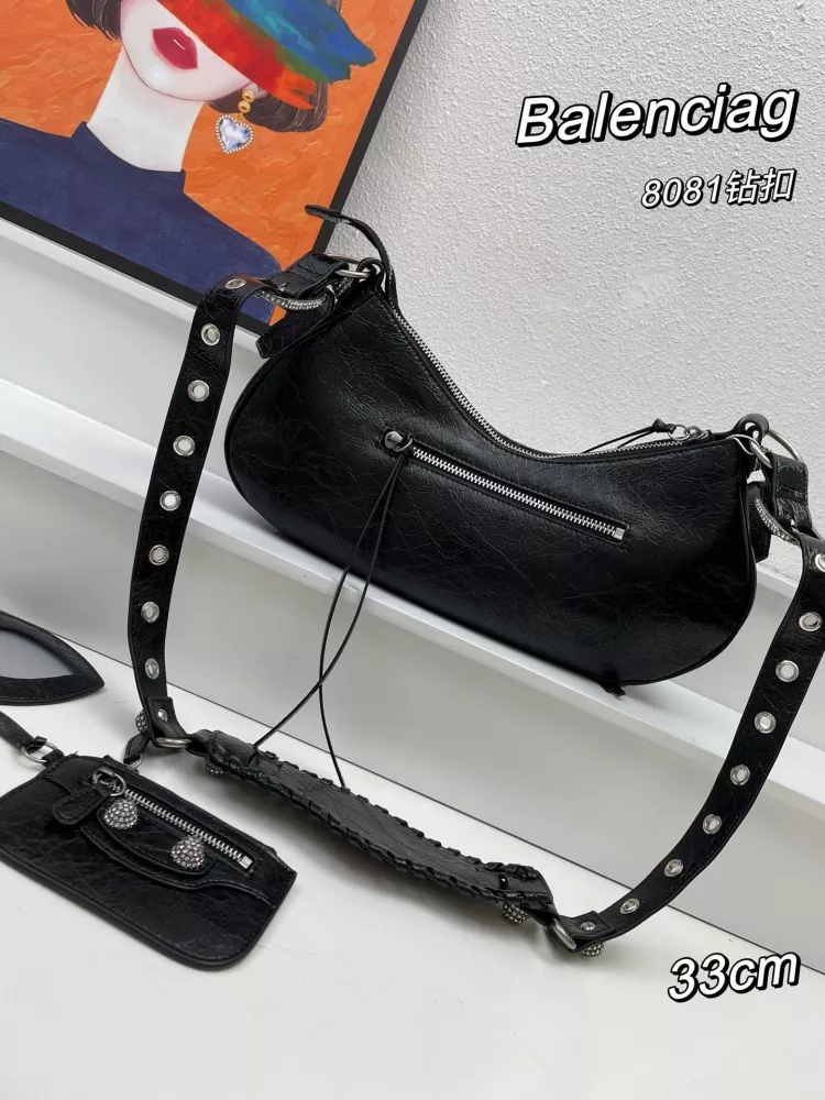 Balenciaga AAA Quality Messenger Bags For Women EyeCatching 7386