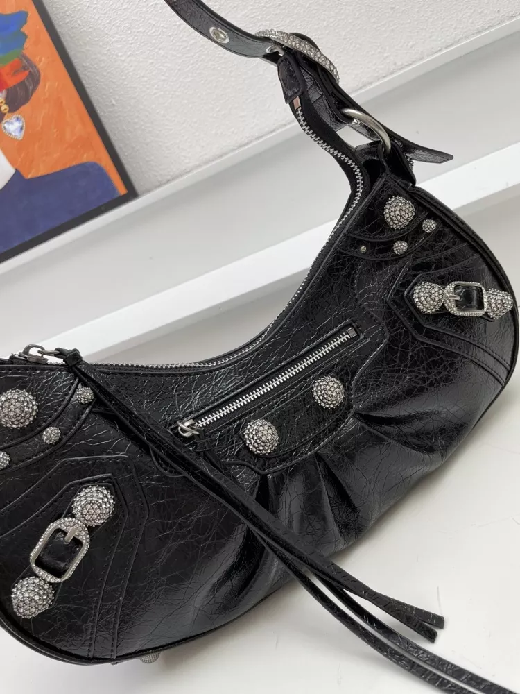 Balenciaga AAA Quality Messenger Bags For Women EyeCatching 7386