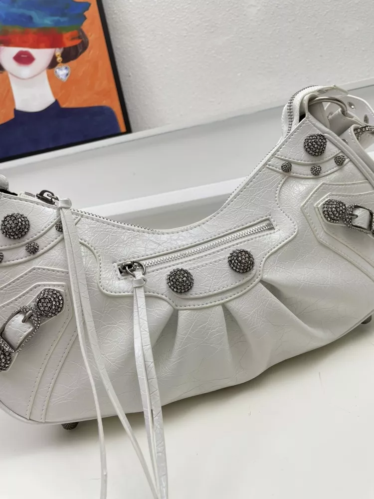 Balenciaga AAA Quality Messenger Bags For Women Fashionable 4941