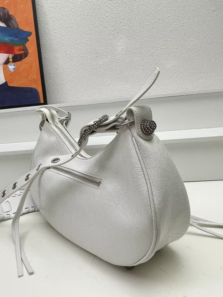 Balenciaga AAA Quality Messenger Bags For Women Fashionable 4941