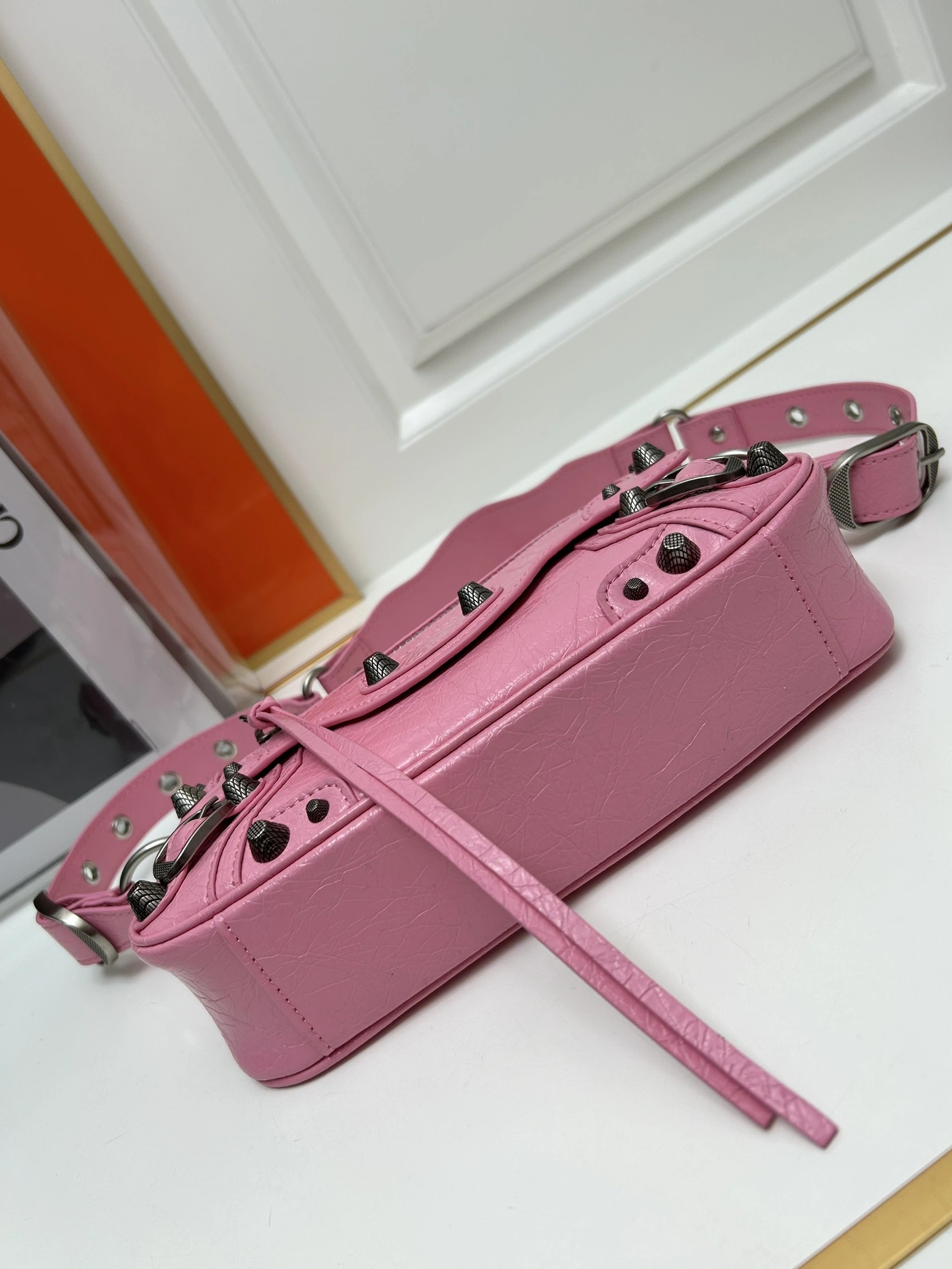 Balenciaga AAA Quality Messenger Bags For Women Fashionable 6840