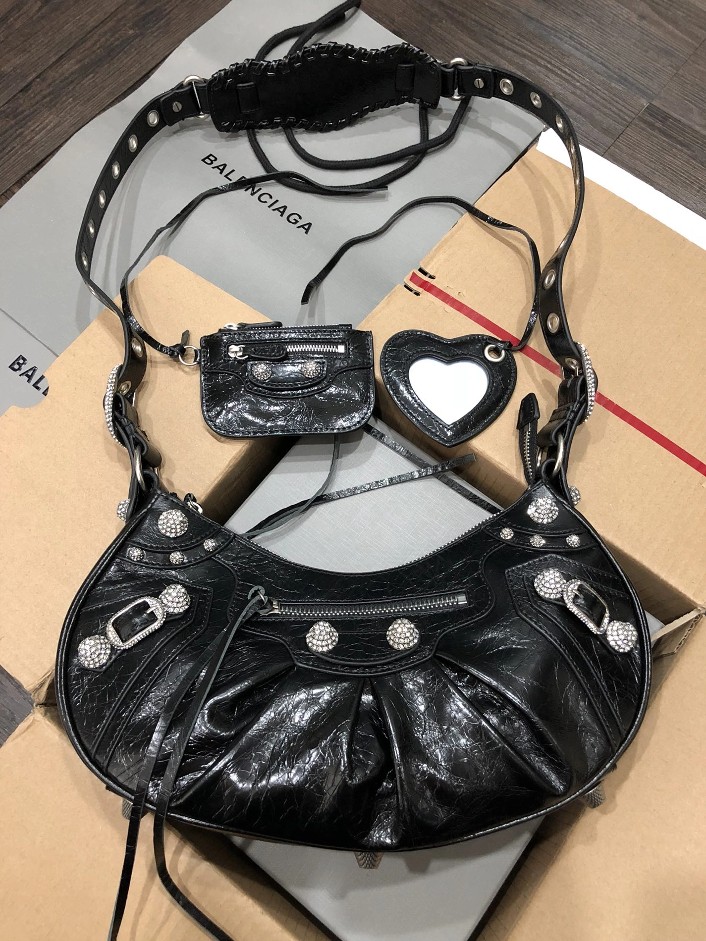 Balenciaga AAA Quality Messenger Bags For Women Functional 1041