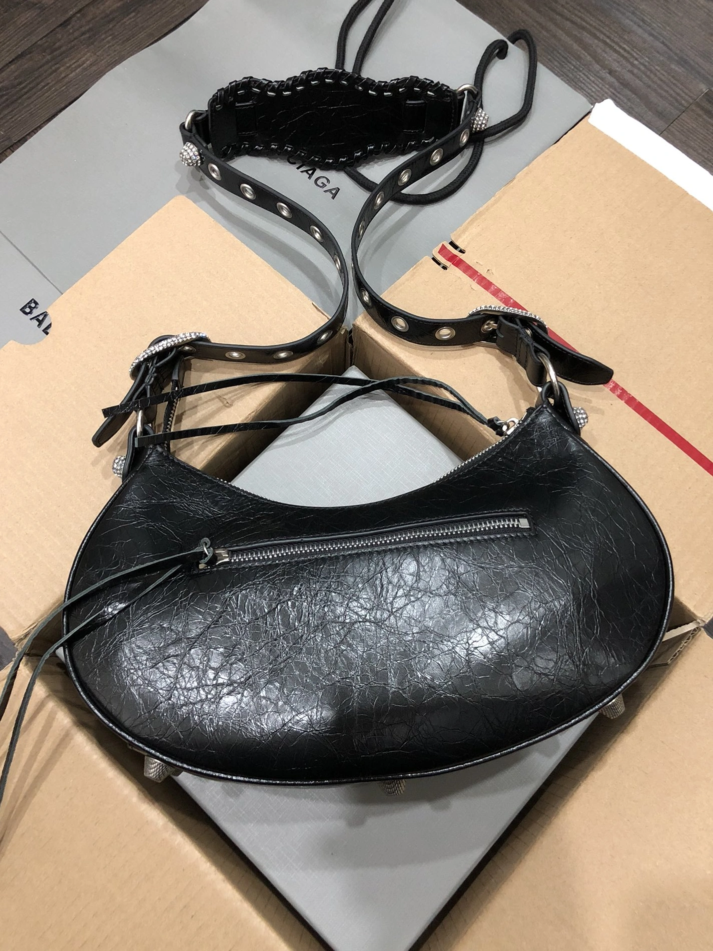 Balenciaga AAA Quality Messenger Bags For Women Functional 1041