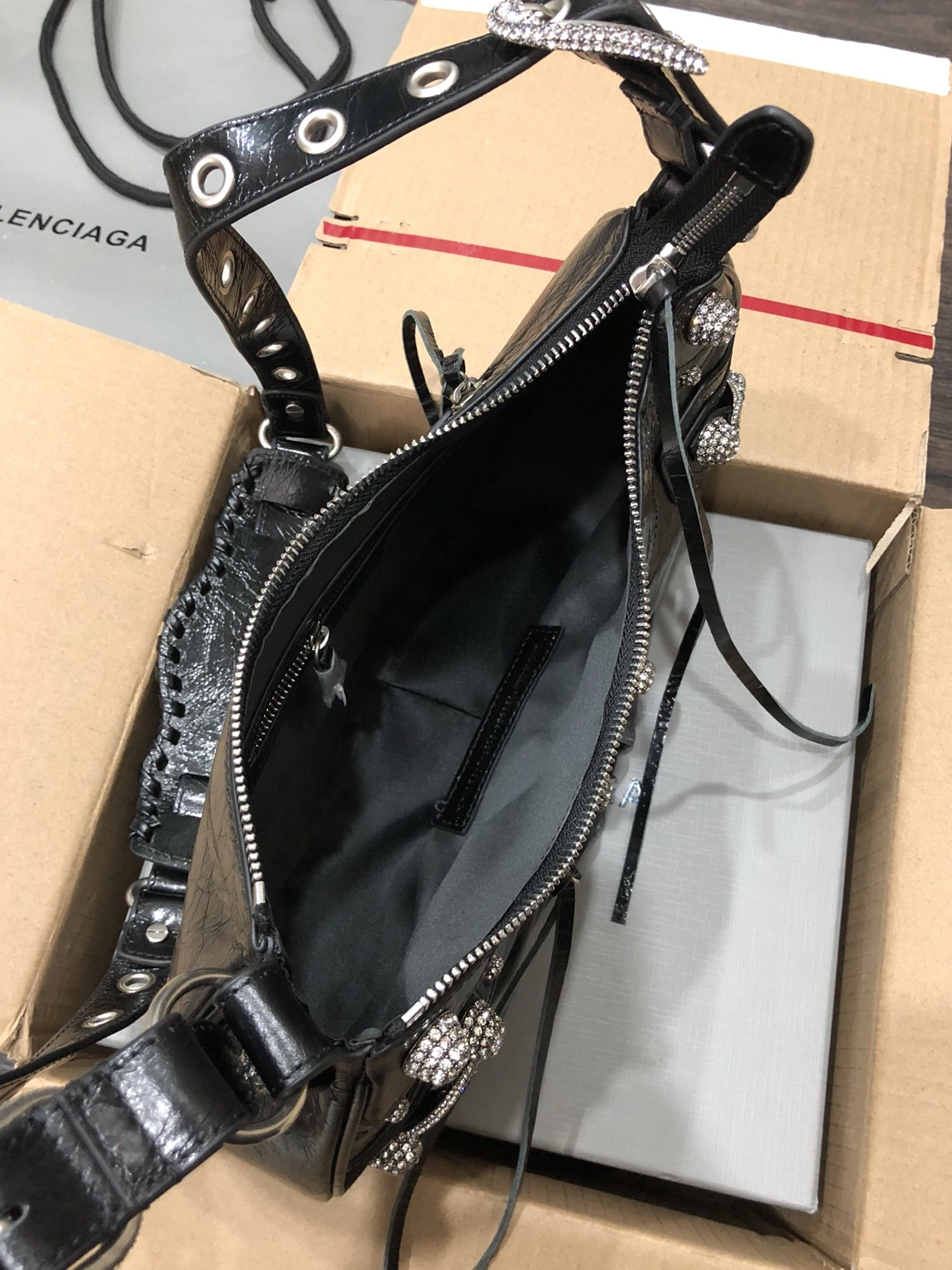 Balenciaga AAA Quality Messenger Bags For Women Functional 1041