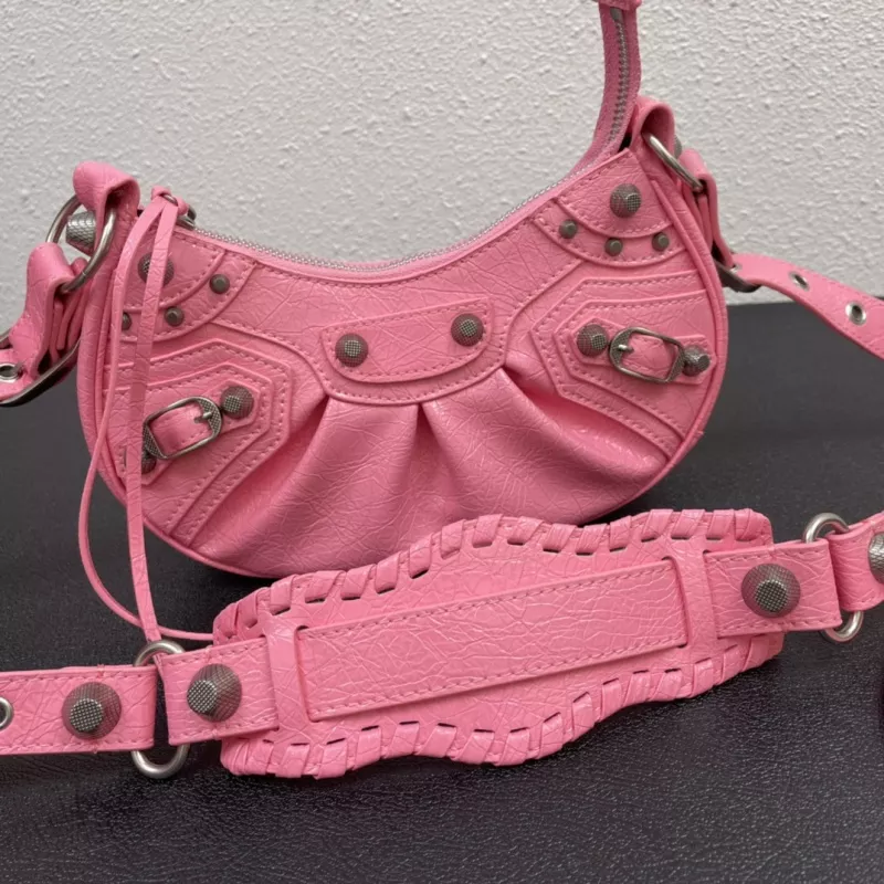 Balenciaga AAA Quality Messenger Bags For Women GoAnywhere 9438