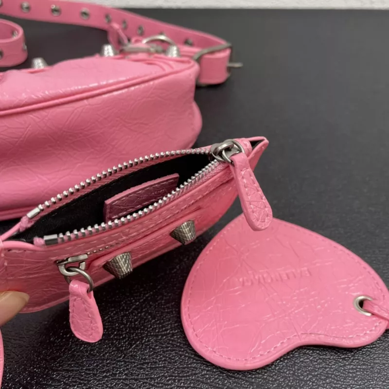 Balenciaga AAA Quality Messenger Bags For Women GoAnywhere 9438