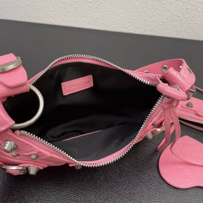 Balenciaga AAA Quality Messenger Bags For Women GoAnywhere 9438