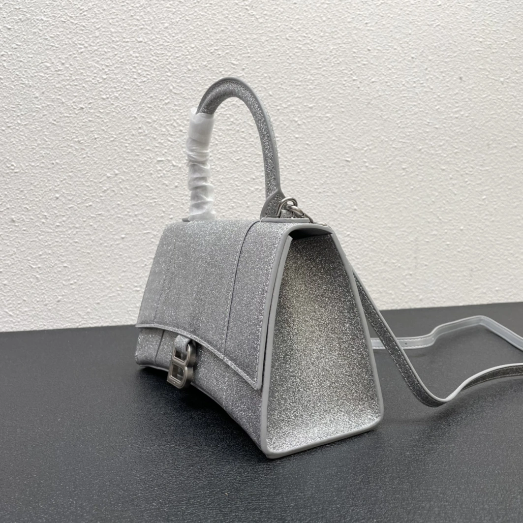 Balenciaga AAA Quality Messenger Bags For Women GoodFit 5603