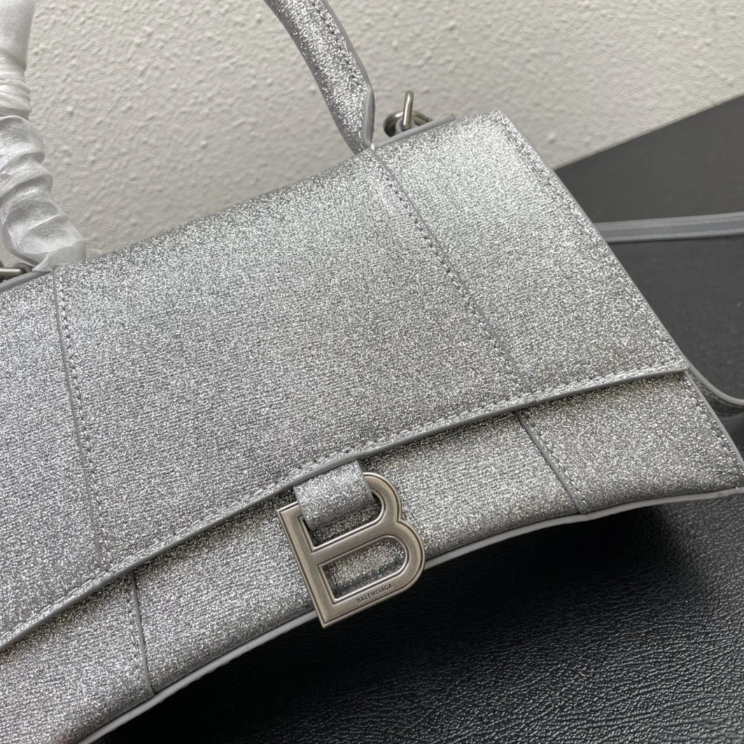 Balenciaga AAA Quality Messenger Bags For Women GoodFit 5603