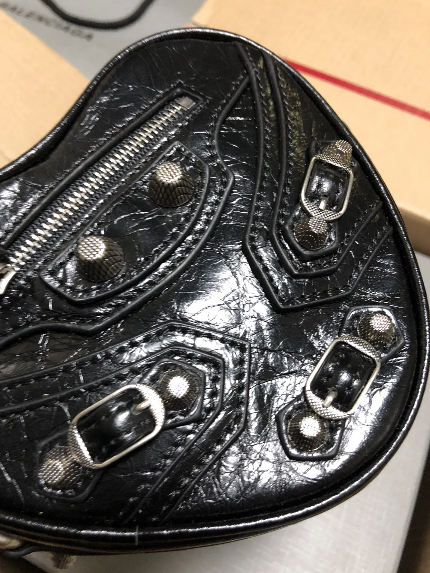 Balenciaga AAA Quality Messenger Bags For Women Lightweight 5317