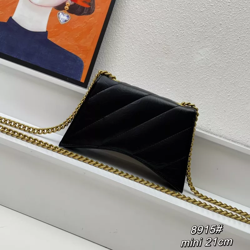 Balenciaga AAA Quality Messenger Bags For Women Lightweight 5483