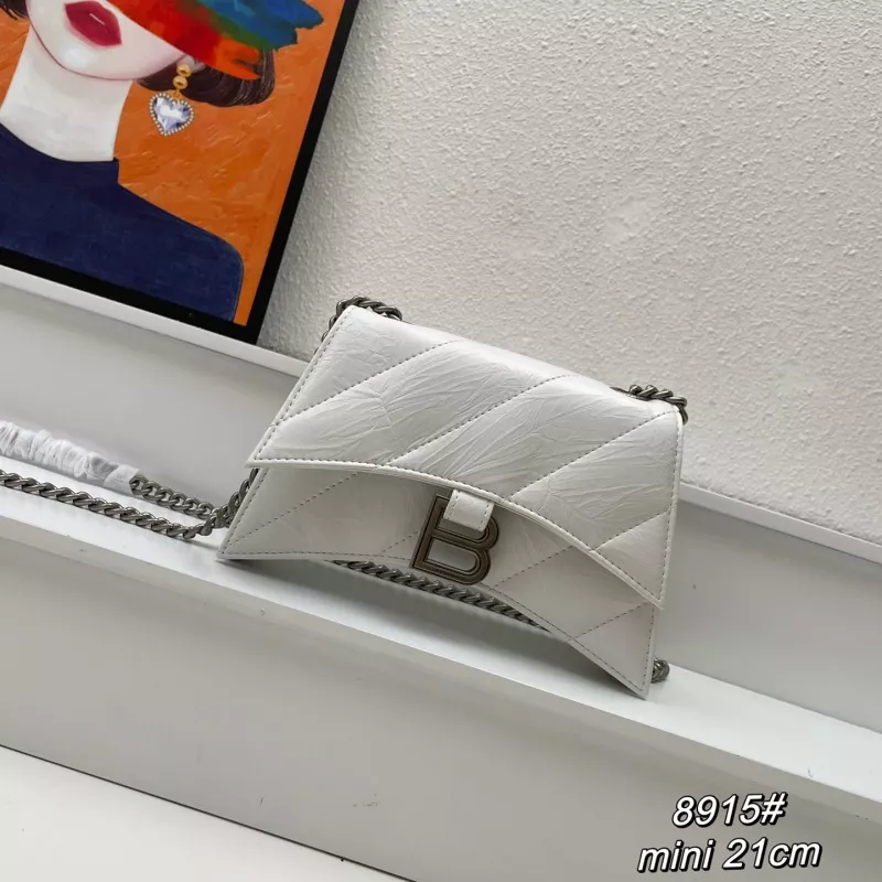 Balenciaga AAA Quality Messenger Bags For Women ModernLook 1620