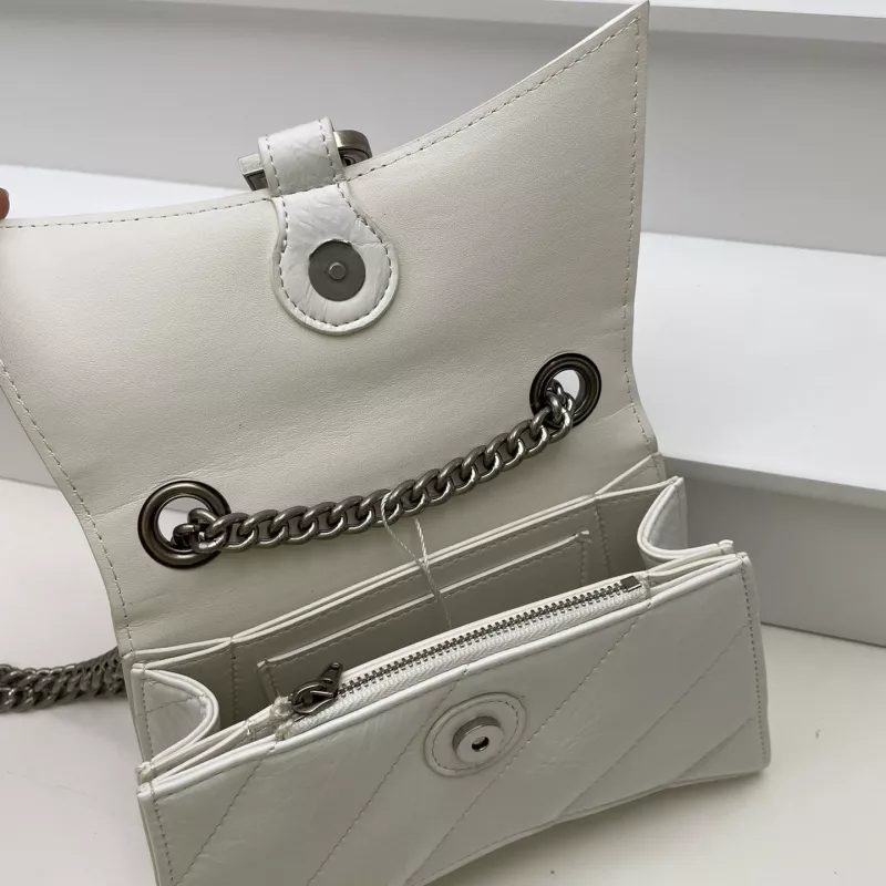 Balenciaga AAA Quality Messenger Bags For Women ModernLook 1620