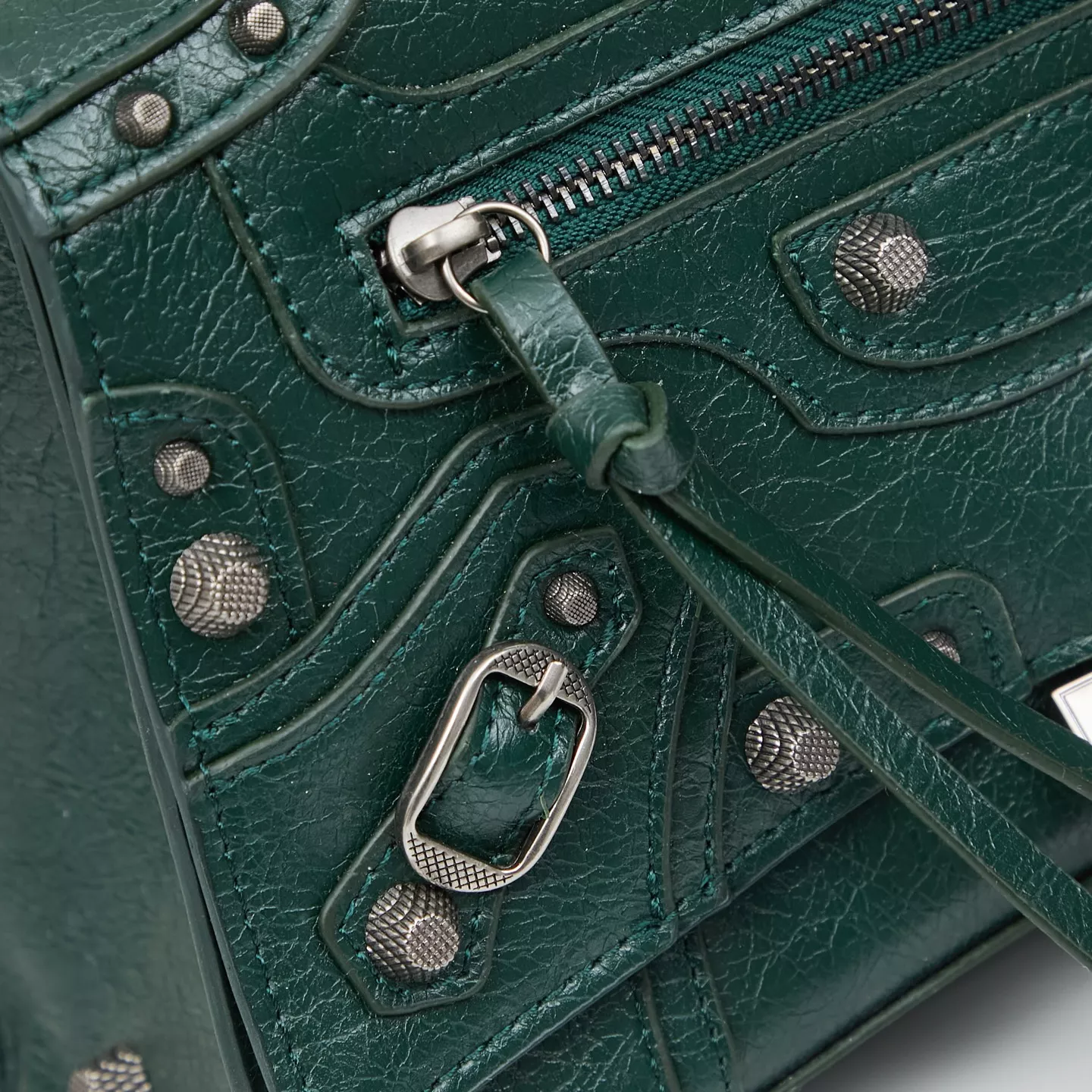 Balenciaga AAA Quality Messenger Bags For Women ModernLook 9712