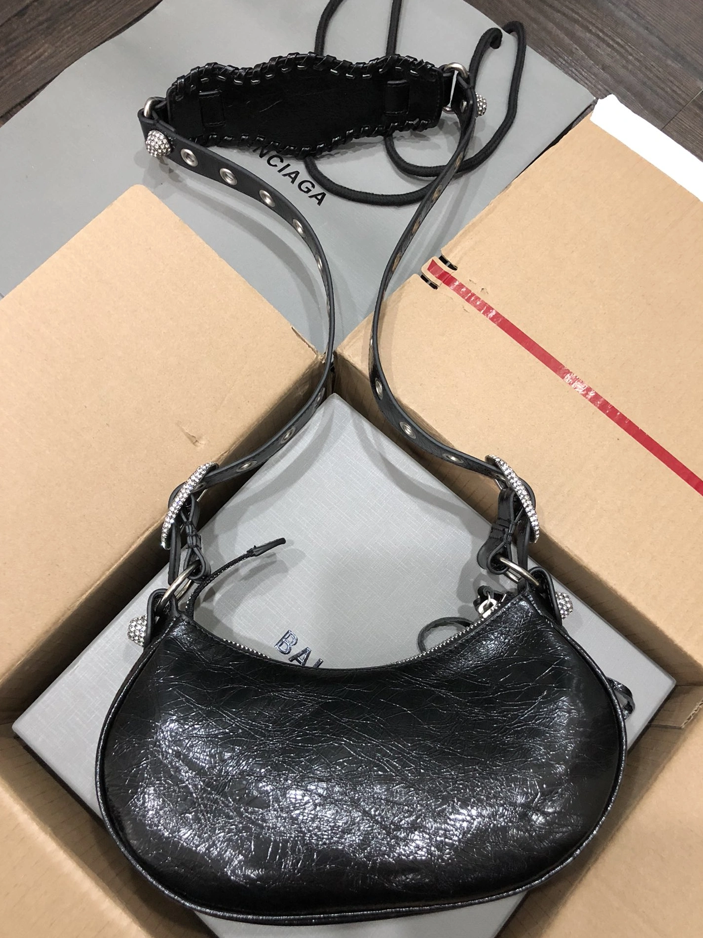 Balenciaga AAA Quality Messenger Bags For Women NewStyle 1557