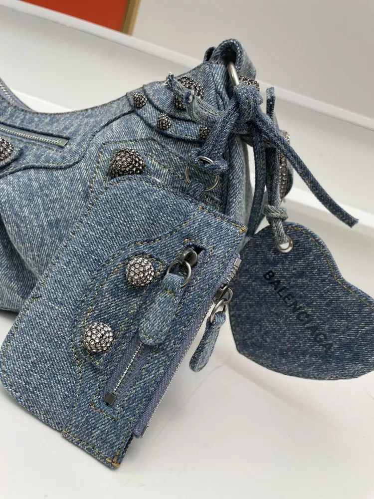 Balenciaga AAA Quality Messenger Bags For Women NewStyle 5141