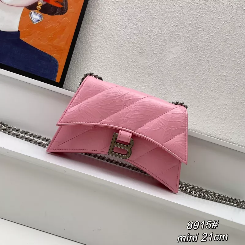 Balenciaga AAA Quality Messenger Bags For Women Practical 1519