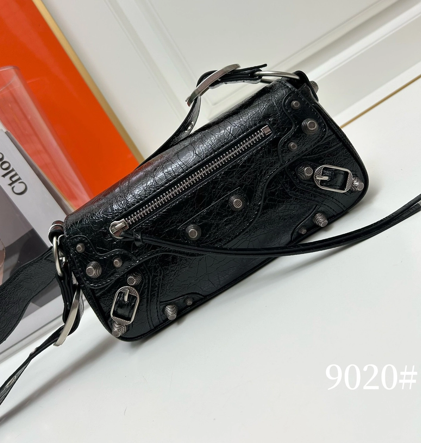 Balenciaga AAA Quality Messenger Bags For Women Soft 490