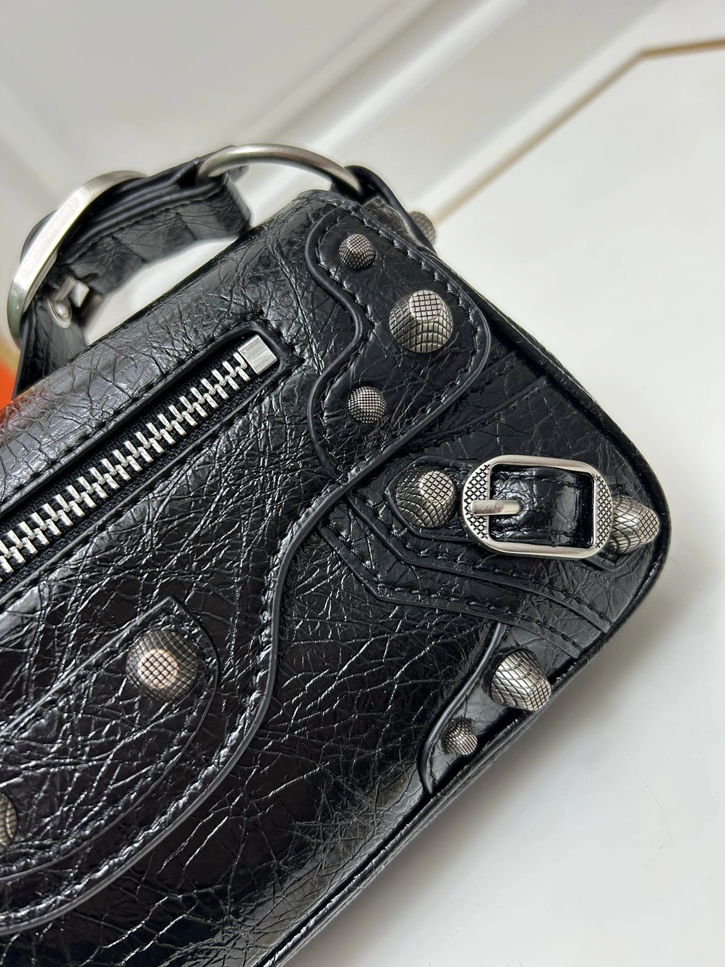 Balenciaga AAA Quality Messenger Bags For Women Soft 490