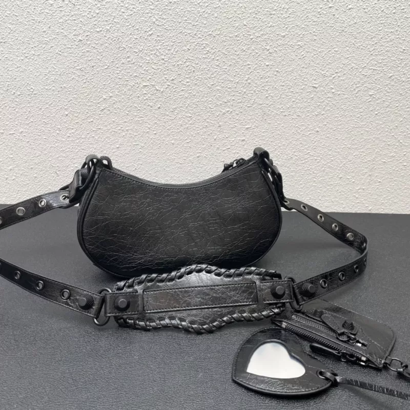 Balenciaga AAA Quality Messenger Bags For Women StreetReady 5009