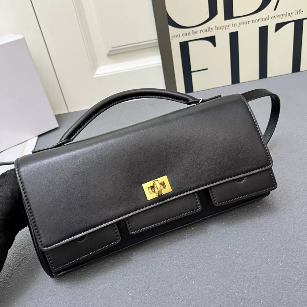 Balenciaga AAA Quality Messenger Bags For Women StreetReady 8758