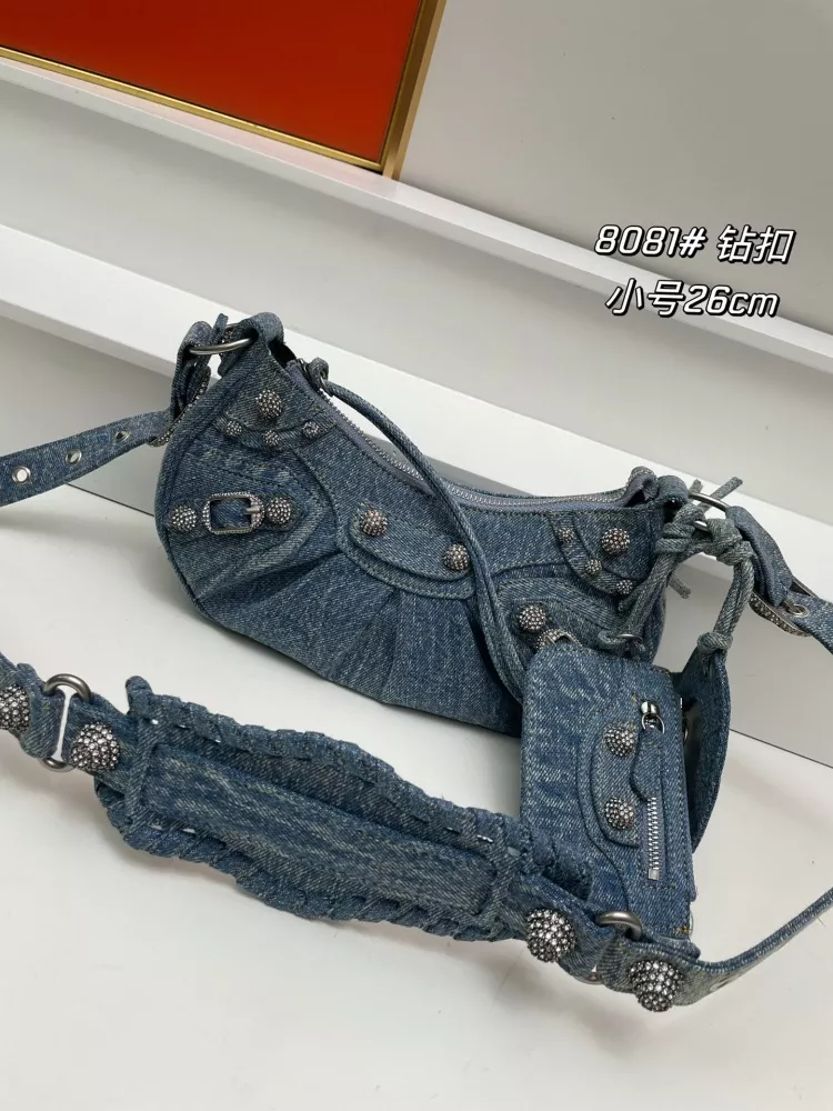 Balenciaga AAA Quality Messenger Bags For Women TopPick 1660