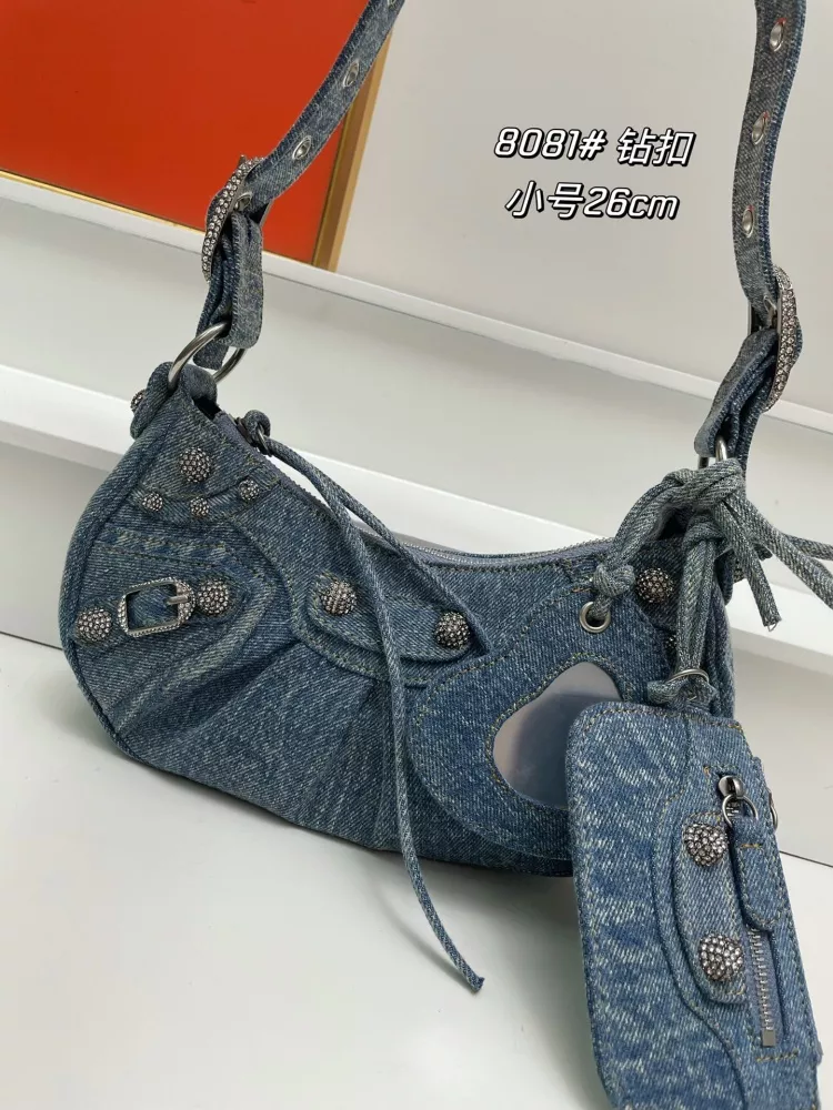 Balenciaga AAA Quality Messenger Bags For Women TopPick 1660