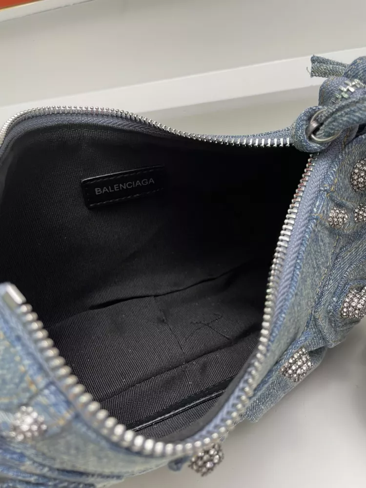Balenciaga AAA Quality Messenger Bags For Women TopPick 1660
