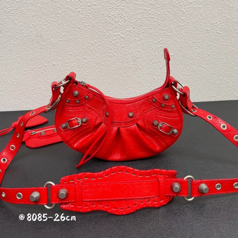 Balenciaga AAA Quality Messenger Bags For Women Trendy 224