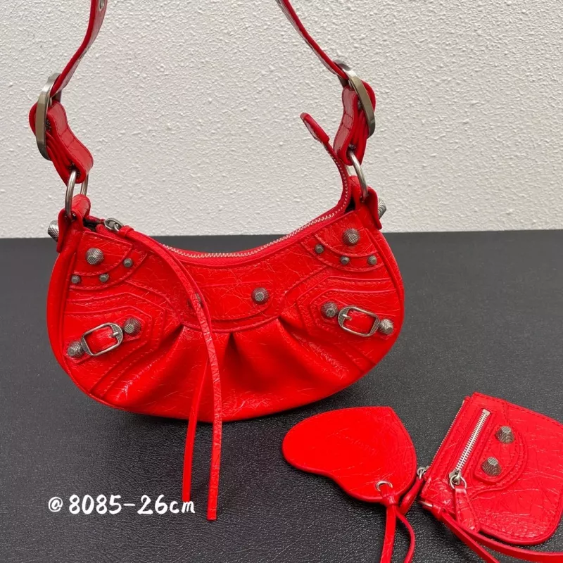 Balenciaga AAA Quality Messenger Bags For Women Trendy 224