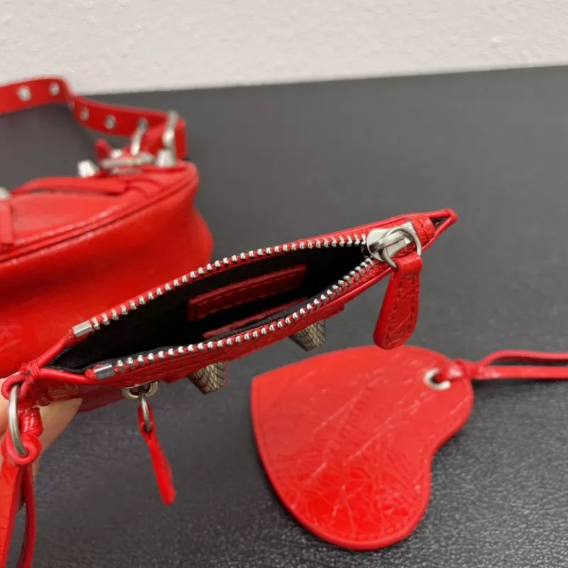 Balenciaga AAA Quality Messenger Bags For Women Trendy 224
