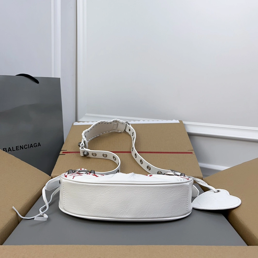 Balenciaga AAA Quality Messenger Bags For Women UrbanStyle 117
