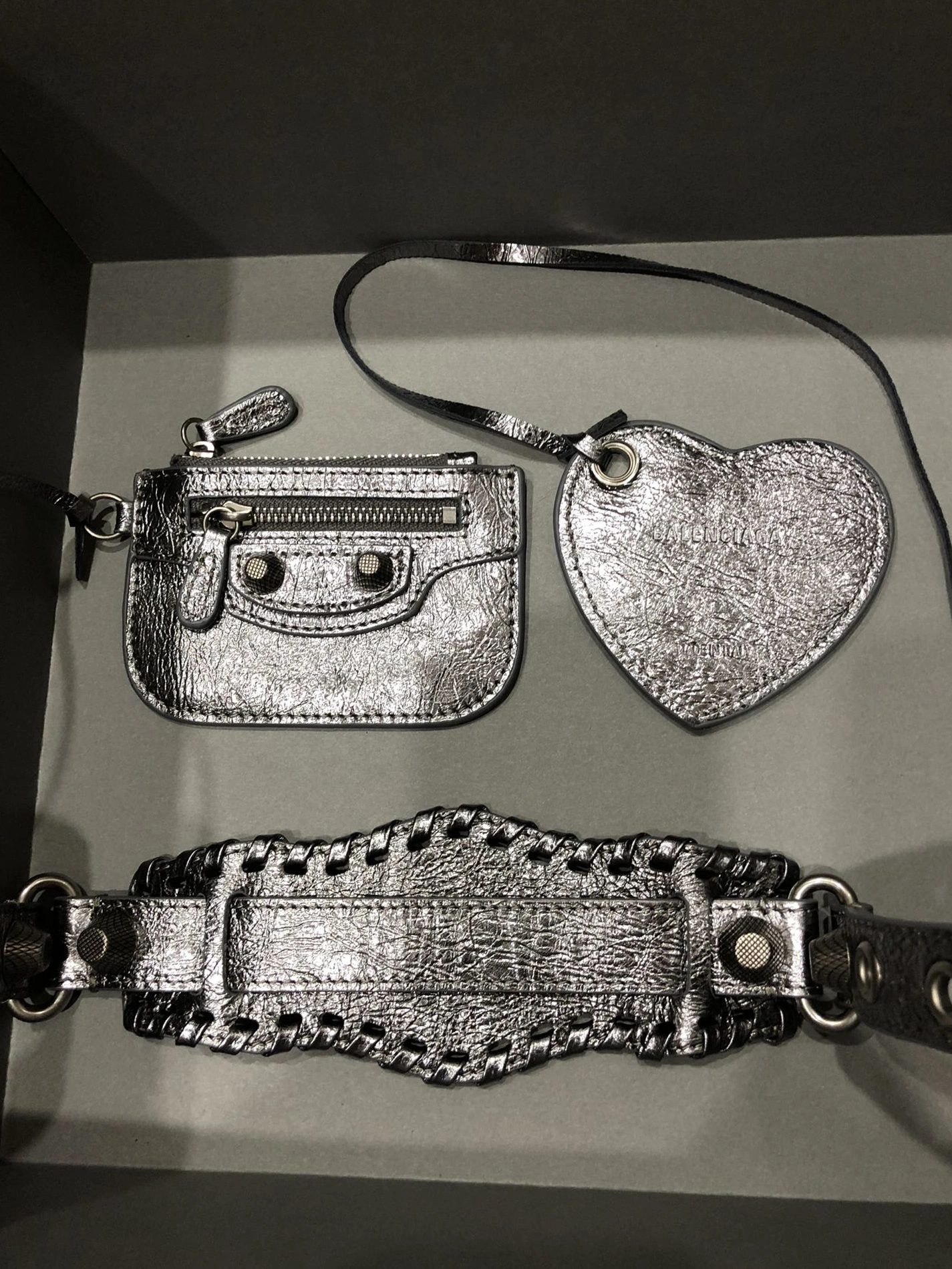 Balenciaga AAA Quality Messenger Bags For Women Versatile 9186