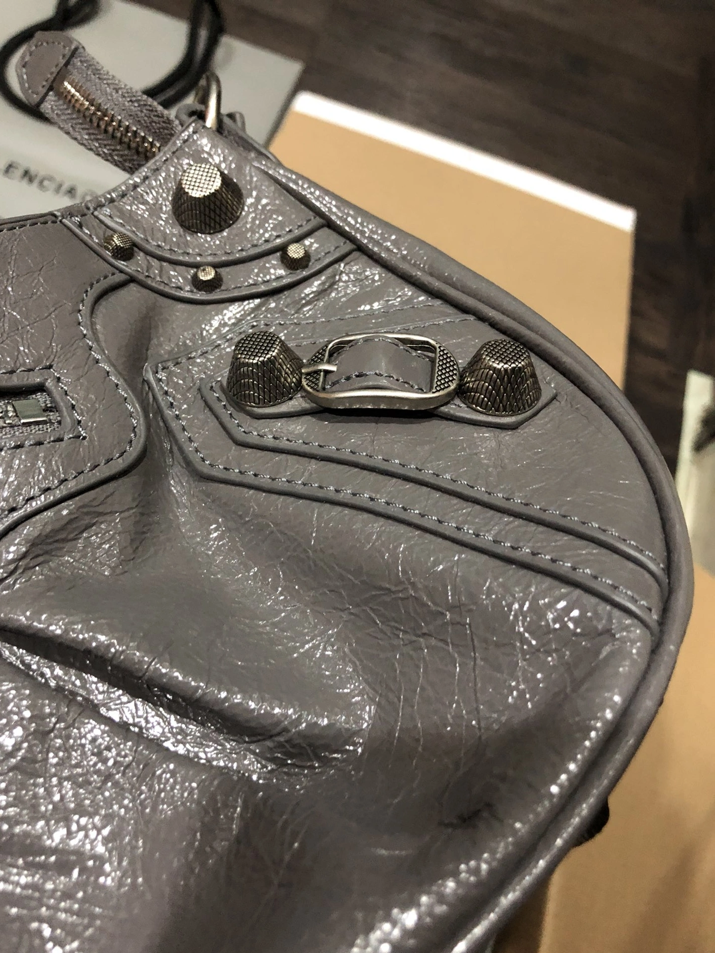 Balenciaga AAA Quality Messenger Bags For Women Vibrant 4044